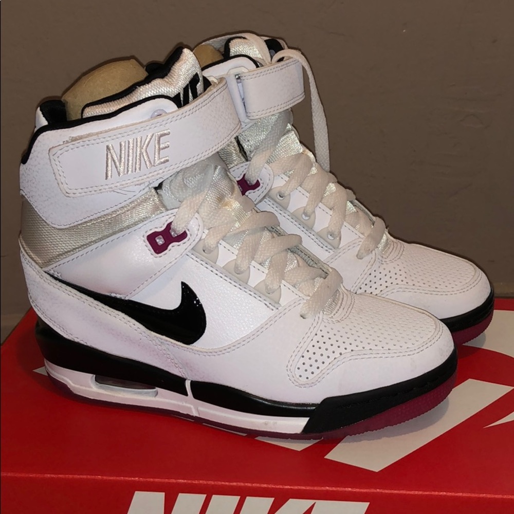 Nike Air Revolution Sky Hi Women's Shoe used size6